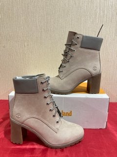 TIMBERLAND WOMEN'S ALLINGTON NUBUCK LACE UP HEELED BOOTS IN LIGHT TAUPE - UK 5 - RRP £120: LOCATION - LUXURY