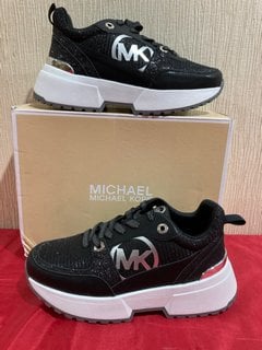 MICHAEL KORS GIRLS COSMO SPORTS TRAINERS IN BLACK - UK 2.5 KIDS - RRP £85: LOCATION - LUXURY