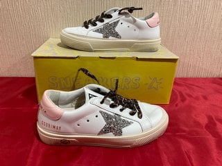 GOLDEN GOOSE KIDS' LEATHER UPPER AND HEEL GLITTER STAR TRAINERS IN WHITE/SILVER/ROSE QUARTZ - UK 10 KIDS - RRP £220: LOCATION - LUXURY