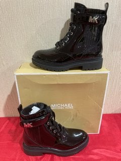 MICHAEL KORS WOMEN'S STARK PATENT LEATHER LACE UP BOOTS IN BLACK - UK 4 - RRP £290: LOCATION - LUXURY