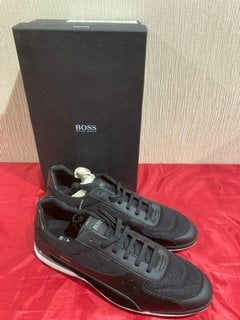 BOSS MEN'S SATURN LOW PROFILE TRAINERS IN BLACK - UK 11 - RRP £169: LOCATION - LUXURY