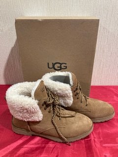 UGG WOMEN'S ROMELY HERITAGE LACE SUEDE LACE UP BOOTS IN CHESTNUT - UK 7 - RRP £150: LOCATION - LUXURY