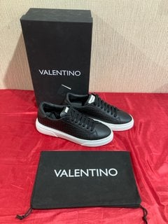 VALENTINO SHOES WOMEN'S STAN LEATHER CUPSOLE TRAINERS IN BLACK - UK 8 - RRP £249: LOCATION - LUXURY