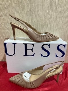 GUESS WOMEN'S AMENA LEATHER SLING BACK COURT SHOES IN TAUPE - UK 5 - RRP £125: LOCATION - LUXURY