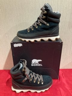 SOREL WOMEN'S KINETIC CONQUEST WATERPROOF SUEDE/LEATHER HIKING STYLE BOOTS IN BLACK - UK 5 - RRP £160: LOCATION - LUXURY