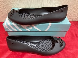 VIVIENNE WESTWOOD FOR MELISSA WOMEN'S VW SPACE LOVE CUT OUT IN BLACK ORB - UK SIZE 4 - RRP £100: LOCATION - LUXURY