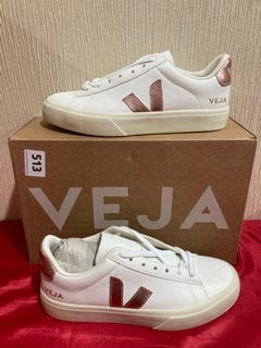 VEJA WOMEN'S CAMPO CHROME FREE LEATHER TRAINERS IN EXTRA WHITE/NACRE - UK 4/EU 37 - RRP £140: LOCATION - LUXURY