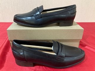 CLARKS WOMEN'S HAMBLE LEATHER LOAFERS IN BLACK - UK 8 - RRP £65: LOCATION - LUXURY