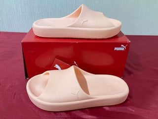 PUMA WOMEN'S SHIBUI CAT SLIDE SANDALS IN PEACH PINK - UK 6 - RRP £30: LOCATION - LUXURY