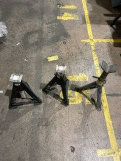 X 3 AXLE STANDS