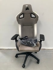 CORSAIR T3 GAMING CHAIR (DIRTY, P.V.P. €329).