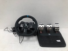 LOGITECH G923 TRUEFORCE STEERING WHEEL AND PEDALS P.V.P 324,88€ (DAMAGED PEDALS).