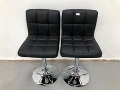 2 X SONGMICS BAR CHAIRS BLACK P.V.P. 102,99 (1 OF THEM DAMAGED).