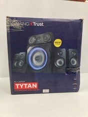 GAMING X TRUST. TYTAN 5.1 180W (TOTAL P.V.P 119€) - LOCATION 29A.