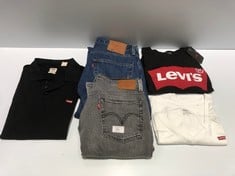 5 X LEVIS BRAND CLOTHING INCLUDING BLACK POLO SHIRT SIZE M - LOCATION, 49B.