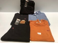 5 X LEVIS BRAND CLOTHING INCLUDING ORANGE T-SHIRT SIZE XL - LOCATION, 50B.