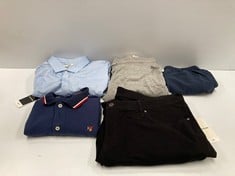 5 X JACK & JONES GARMENTS VARIOUS SIZES AND MODELS INCLUDING TROUSERS SIZE 46 - LOCATION 38B.