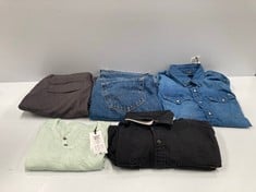 5 X JACK & JONES CLOTHING VARIOUS SIZES AND STYLES INCLUDING GREEN T-SHIRT SIZE S - LOCATION 33B.