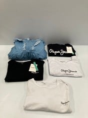 5 X PEPE JEANS GARMENTS VARIOUS SIZES AND MODELS INCLUDING BLUE DRESS SIZE XS - LOCATION 26B.