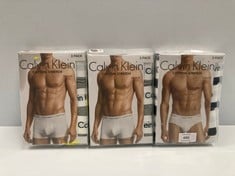 3 X PACKS OF CALVIN KLEIN BRIEFS VARIOUS SIZES AND STYLES INCLUDING SIZE L - LOCATION 27B.