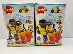 2 X TOY TRACTORS LES MAXI ABRICK - LOCATION 20B.