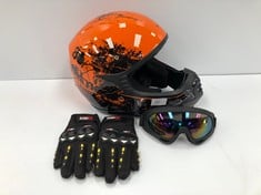 MOTORBIKE HELMET ORANGE AND BLACK COLOUR SIZE S-LOCATION 5C.