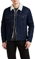 LEVIS DENIM JACKET WITH FLEECE LINING SIZE L - LOCATION 25C.