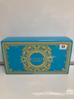 VERSACE POUR FEMME DYLAN TURQUOISE TO INCLUDE EAU DE TOILETTE - NATURAL SPRAY 100ML, PERFUMED BODY GEL 100ML, PERFUMED BATH & SHOWER GEL 100ML AND VERSACE SOFT MAKE UP CASE (SEALED UNIT)