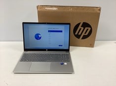 LAPTOP HP 15-FD0075NS 512 GB (ORIGINAL PRICE - 518,70 EUROS) IN SILVER (WITH BOX AND CHARGER). I5-1335U, 16 GB RAM, , INTEL IRIS XE GRAPHICS [JPTZ7700].