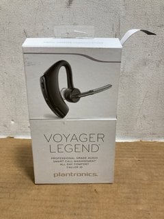 6 X ASSORTED BLUETOOTH HEADSETS TO INCLUDE PLANTRONICS VOYAGER 5200 BLUETOOTH HEADSET: LOCATION - B1