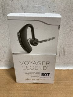 6 X ASSORTED BLUETOOTH HEADSETS TO INCLUDE PLANTRONICS VOYAGER 5200 BLUETOOTH HEADSET: LOCATION - B1