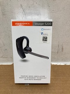 6 X ASSORTED BLUETOOTH HEADSETS TO INCLUDE PLANTRONICS VOYAGER 5200 BLUETOOTH HEADSET: LOCATION - B1