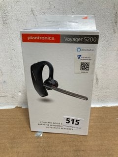 6 X ASSORTED BLUETOOTH HEADSETS TO INCLUDE PLANTRONICS VOYAGER 5200 BLUETOOTH HEADSET: LOCATION - B1