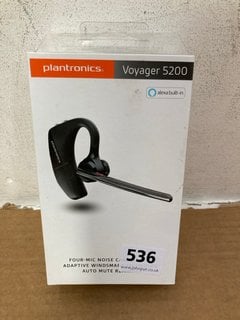 6 X ASSORTED BLUETOOTH HEADSETS TO INCLUDE PLANTRONICS VOYAGER 5200 BLUETOOTH HEADSET: LOCATION - B1