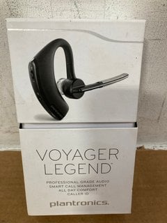 6 X ASSORTED BLUETOOTH HEADSETS TO INCLUDE PLANTRONICS VOYAGER 5200 BLUETOOTH HEADSET: LOCATION - B1