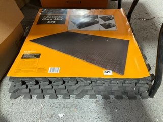 6 PIECE BLACK FLOOR MAT SET: LOCATION - B1