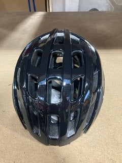 LAZER TONIC CYCLING HELMET IN BLACK SIZE: 55-59CM: LOCATION - B1