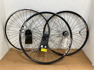 3 X ASSORTED BIKE WHEELS TO INCLUDE RALEIGH REAR WHEEL 27.5": LOCATION - B2