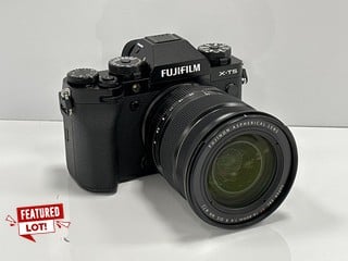 FUJIFILM X-T5 40 MEGAPIXELS MIRRORLESS CAMERA (ORIGINAL RRP - £1849) IN BLACK: MODEL NO FF220001 WITH FUJIFILM XF 16-80MM F4 R OIS WR LENS (WITH BOX, BATTERY, CHARGER, STRAP, LENS CAP & BODY CAP) [JP