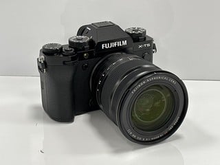 FUJIFILM X-T5 40 MEGAPIXELS MIRRORLESS CAMERA (ORIGINAL RRP - £1849) IN BLACK: MODEL NO FF220001 WITH FUJIFILM XF 16-80MM F4 R OIS WR LENS (WITH BOX, BATTERY, CHARGER, STRAP, LENS CAP & BODY CAP) [JP