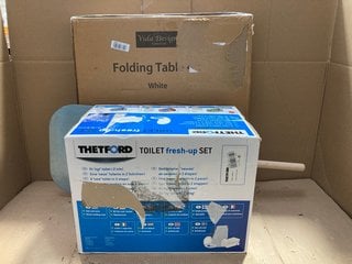 3 X ASSORTED ITEMS TO INCLUDE FOLDING 4FT TABLE: LOCATION - H0