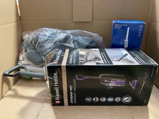 3 X ASSORTED ITEMS TO INCLUDE RUSSELL HOBBS STEAM AND CLEAN STEAM MOP: LOCATION - H0