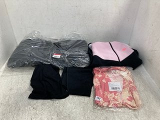 QTY OF ASSORTED WOMENS CLOTHING TO INCLUDE NIKE LOGO PRINT ZIP UP HOODIE IN LIGHT PINK/WHITE/BLACK SIZE: XL: LOCATION - E6