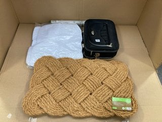 QTY OF ASSORTED ITEMS TO INCLUDE JVL WOVEN ROPE COIR MAT IN NATURAL BROWN: LOCATION - E7