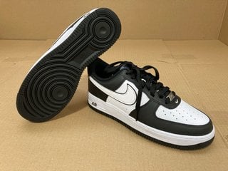 NIKE AIR FORCE 1 LACE UP TRAINERS IN BLACK AND WHITE SIZE: 8 - RRP - £110: LOCATION - E9