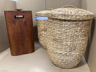 3 X ASSORTED JOHN LEWIS AND PARTNERS WOODEN AND WOVEN CYLINDER AND RECTANGULAR LAUNDRY BASKETS IN LIGHT AND DARK BROWN WOOD: LOCATION - E9