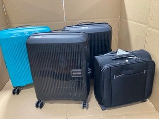 4 X ASSORTED LUGGAGE ITEMS TO INCLUDE AMERICAN TOURISTER SMALL SIZE HARDSHELL TRAVEL SUITCASE IN TEAL: LOCATION - E14