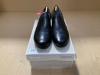 TAMARIS WOMENS WIDE FIT LEATHER SLIP ON MINI HEELED SHOES IN BLACK SIZE: 39 EU: LOCATION - E15