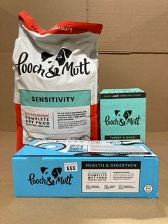 3 X ASSORTED POOCH AND MUTT DOG FOOD PACKS TO INCLUDE HEALTH AND DIGESTION COMPLETE WET FOOD MULTIPACK 12 X 150G BB: 08/26: LOCATION - E17