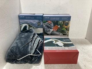 4 X ASSORTED HEATED THROWS AND LONG SLEEVE WEARING THROW: LOCATION - F6